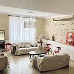 וילה La Gannatoise Family With Garden