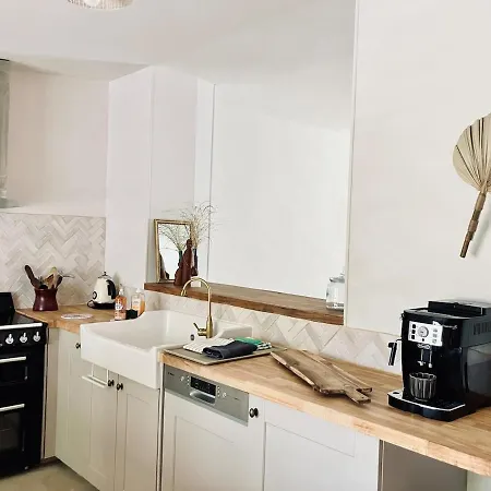 La Gannatoise Family With Garden Villa *