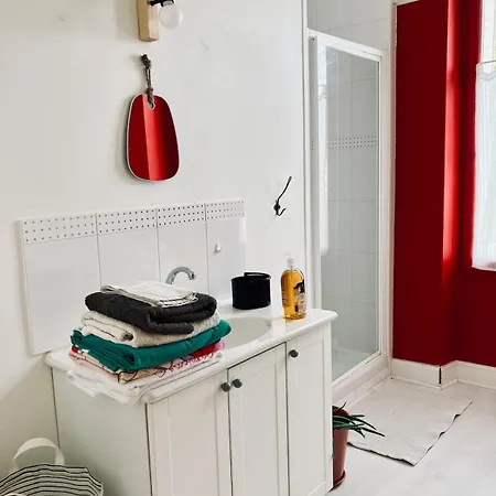 别墅 La Gannatoise Family With Garden *